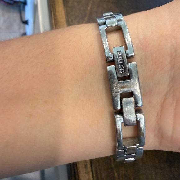 Watch Bundle Relic, Geneva, & Cote d’Azur Silver Tone Bracelet Watches - Picture 15 of 16